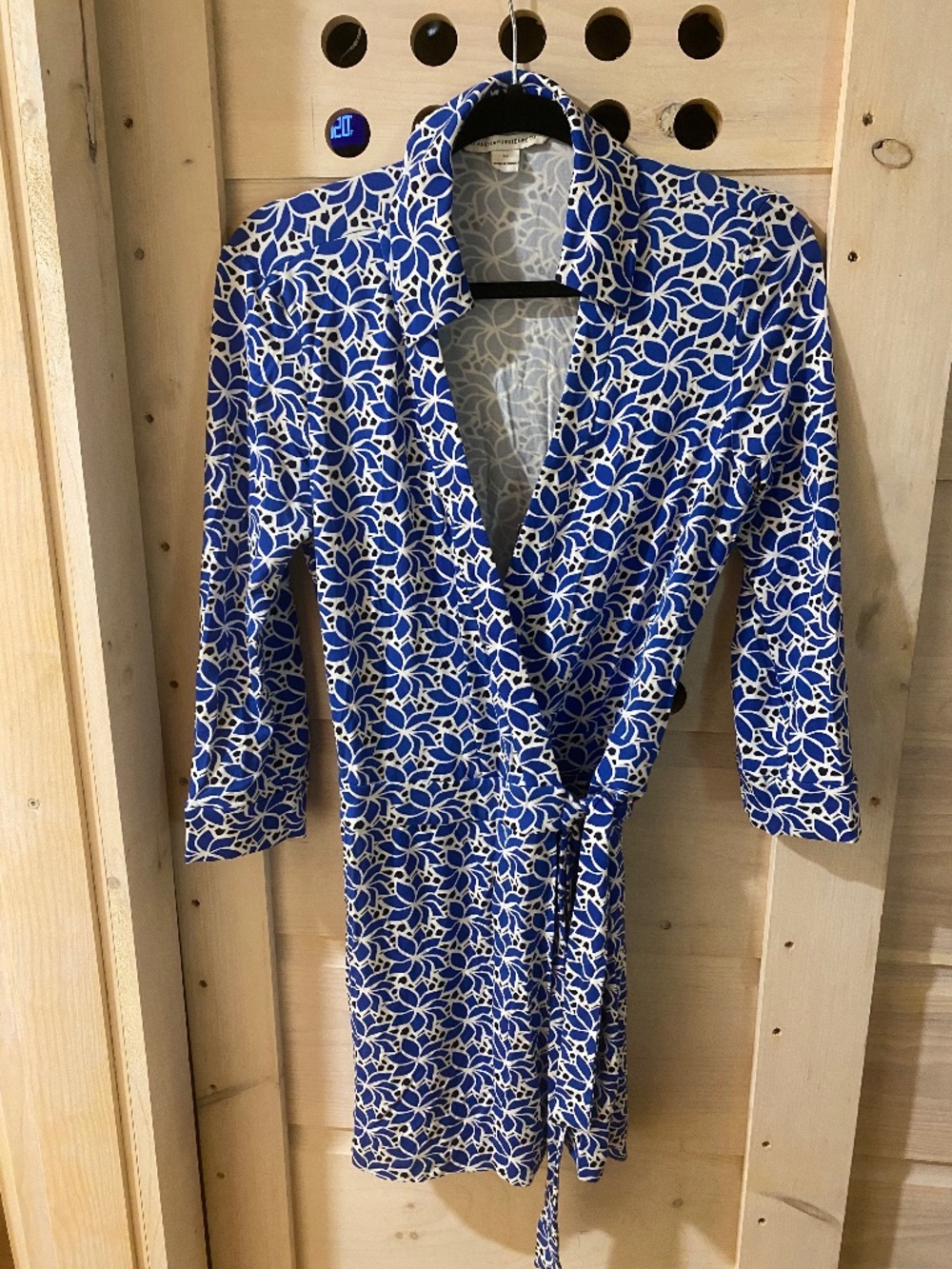 Diane Von Furstenburg wrap dress, long sleeves, collar